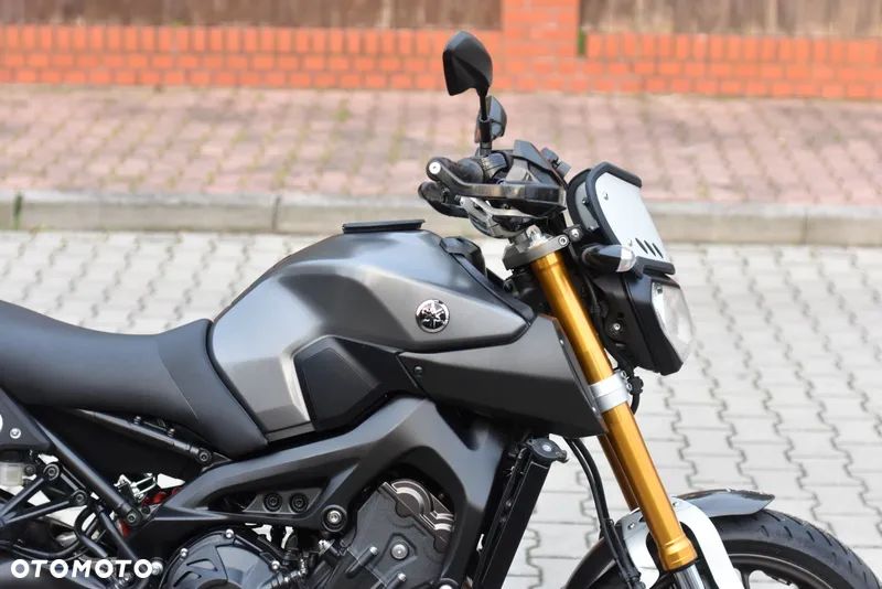 Yamaha MT - 8