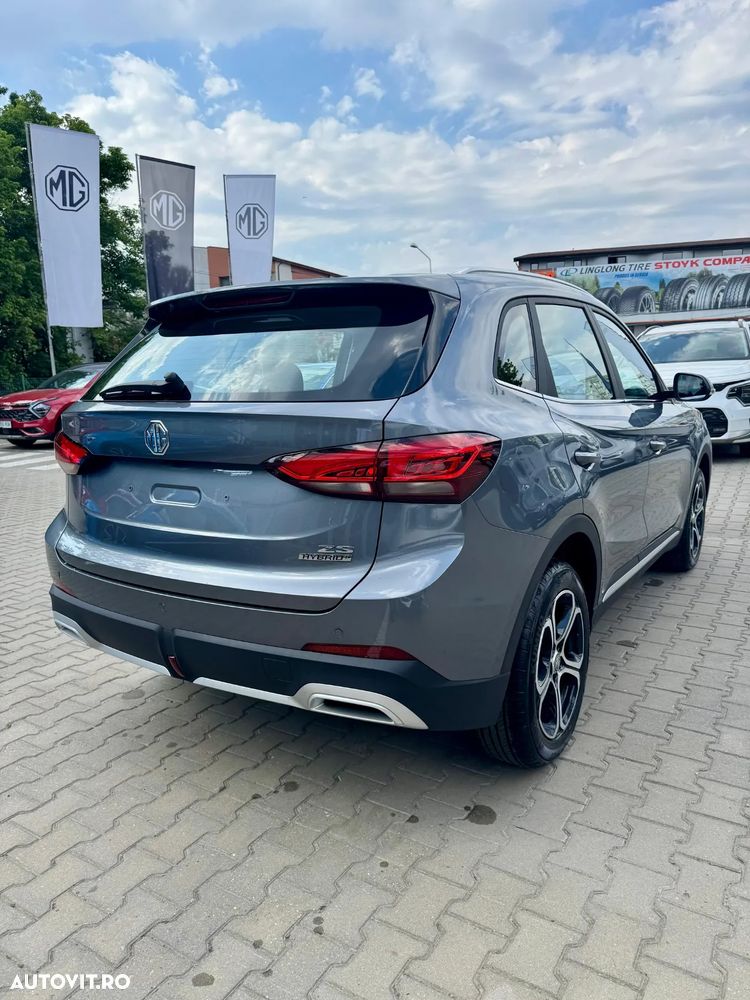 MG ZS HEV - 11
