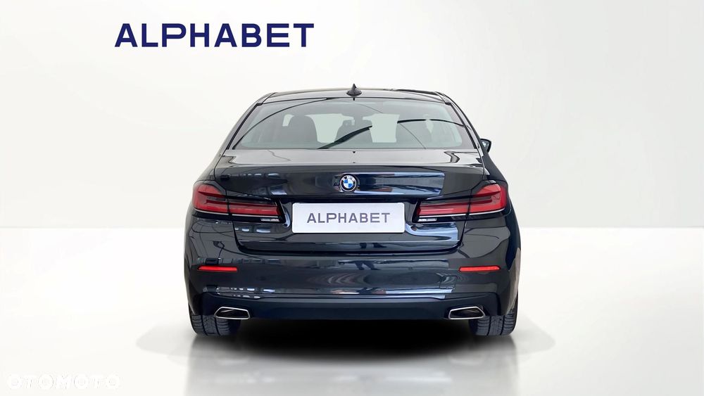 BMW Seria 5 520d xDrive MHEV - 4