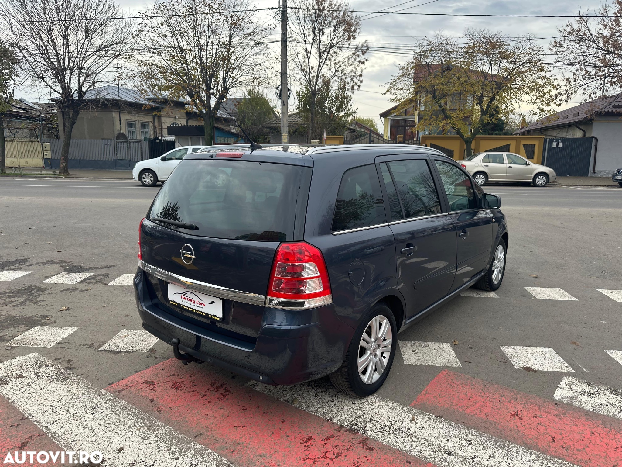 Opel Zafira 1.8 Cosmo Easytronic - 3