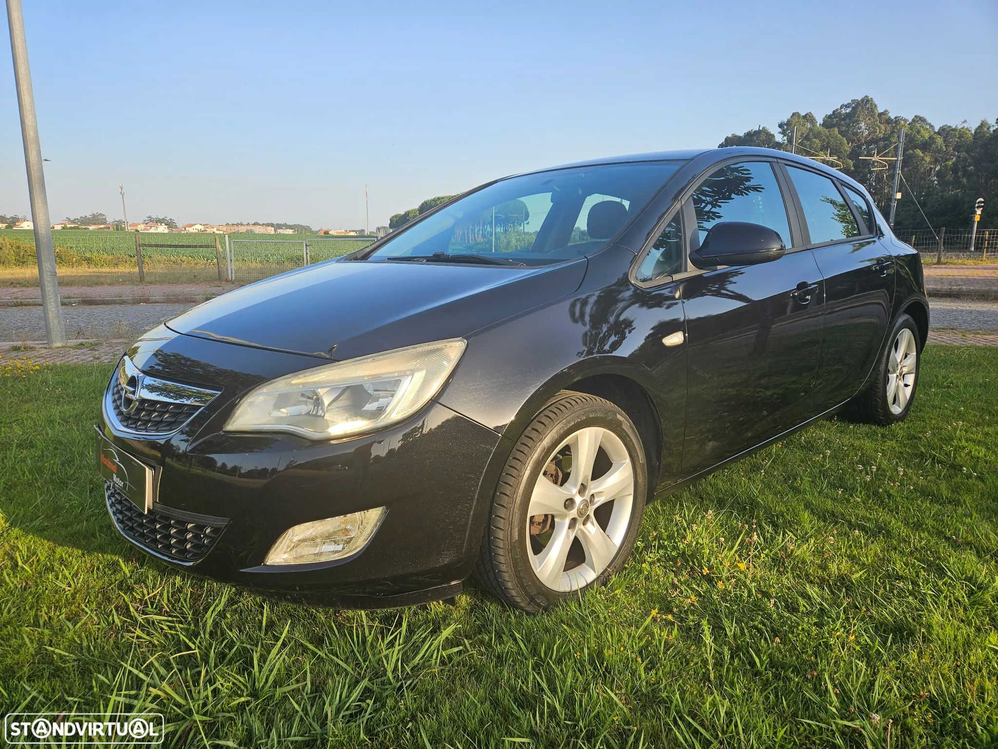 Opel Astra 1.4 Executive - 1