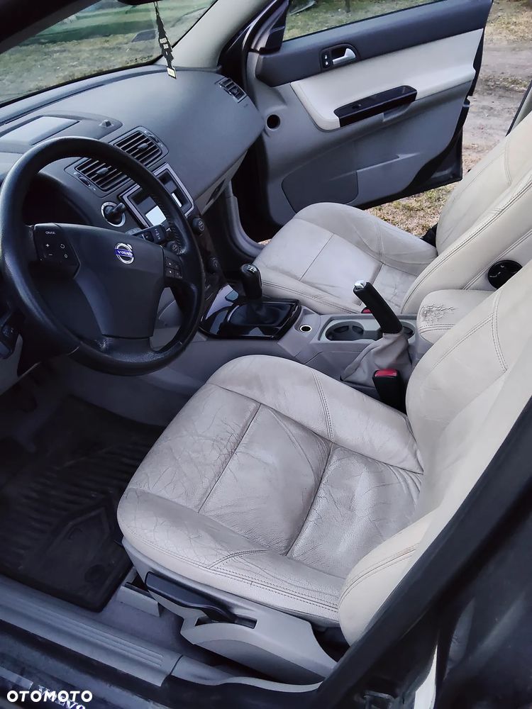 Volvo V50 1.6D - 10