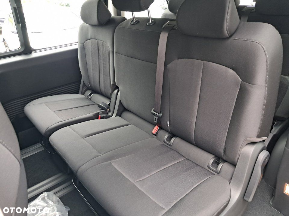 Hyundai Staria - 8