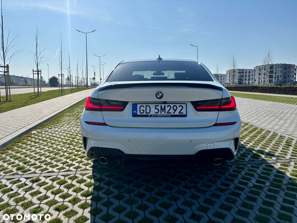 BMW Seria 3 320d xDrive M Sport Shadow sport - 12