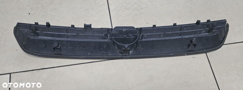 OPEL ASTRA G / II /  GRILL ATRAPA 90588120 - 2