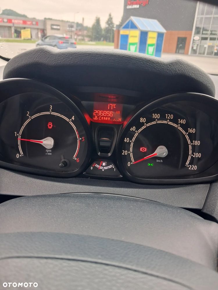 Ford Fiesta 1.4 TDCi Ambiente - 15