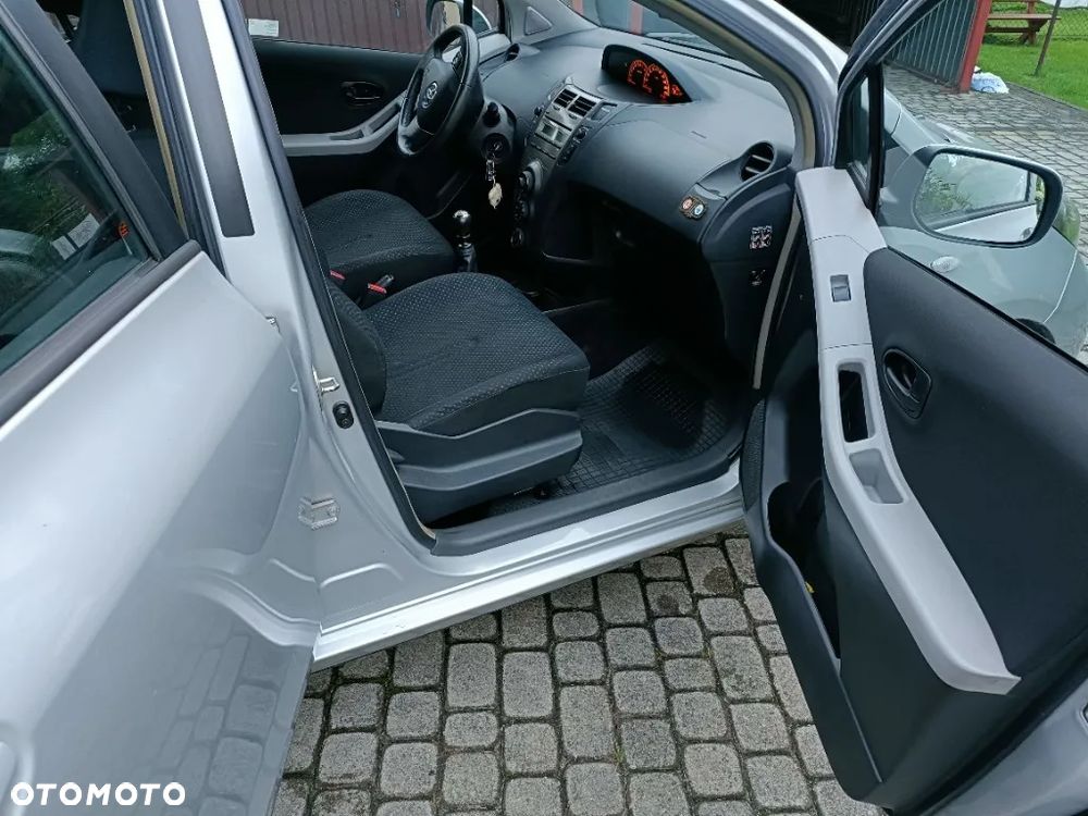 Toyota Yaris - 5