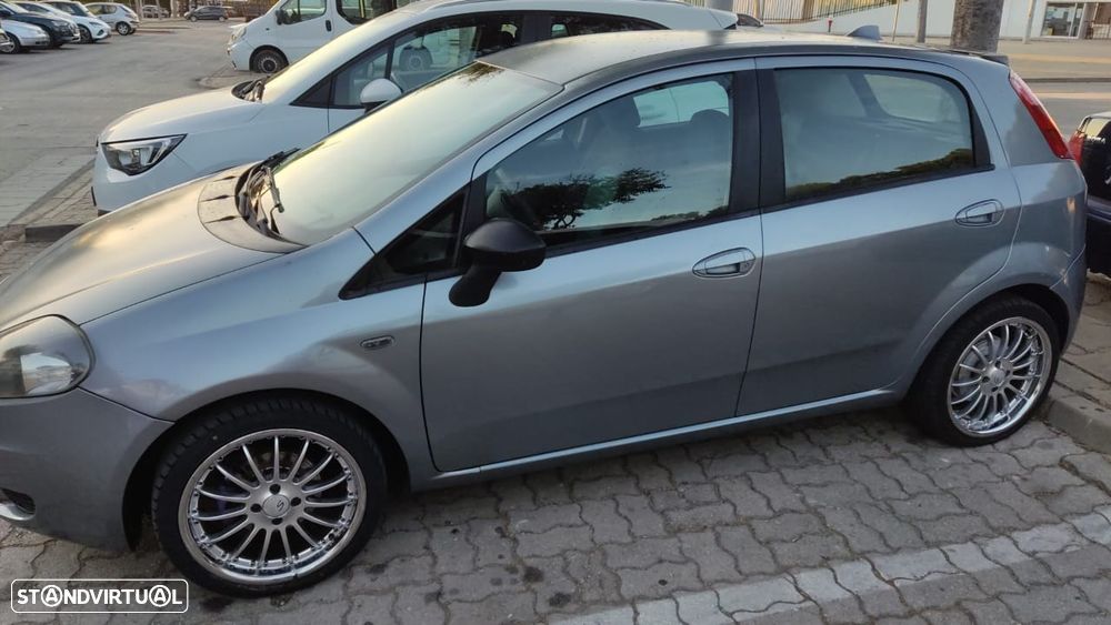 Fiat Grande Punto 1.9 M-Jet Sport - 2