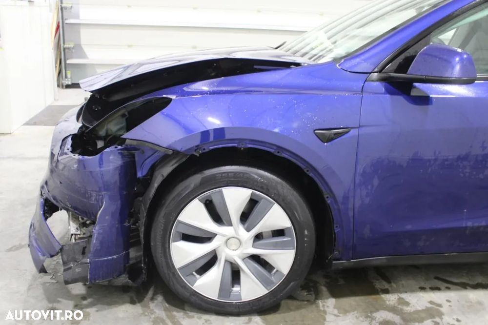 Tesla Model Y RWD - 9