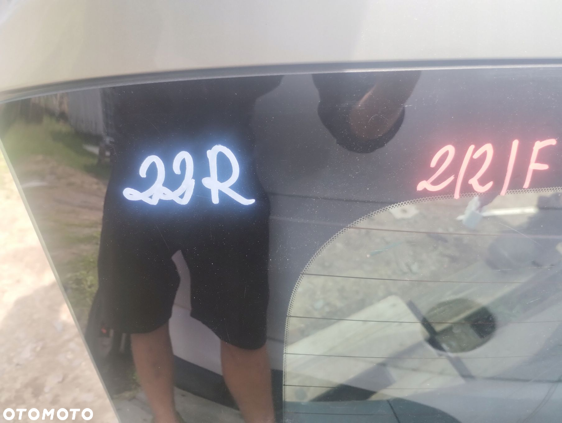 Klapa Bagażnika Tył Szyba Mazda V - 8