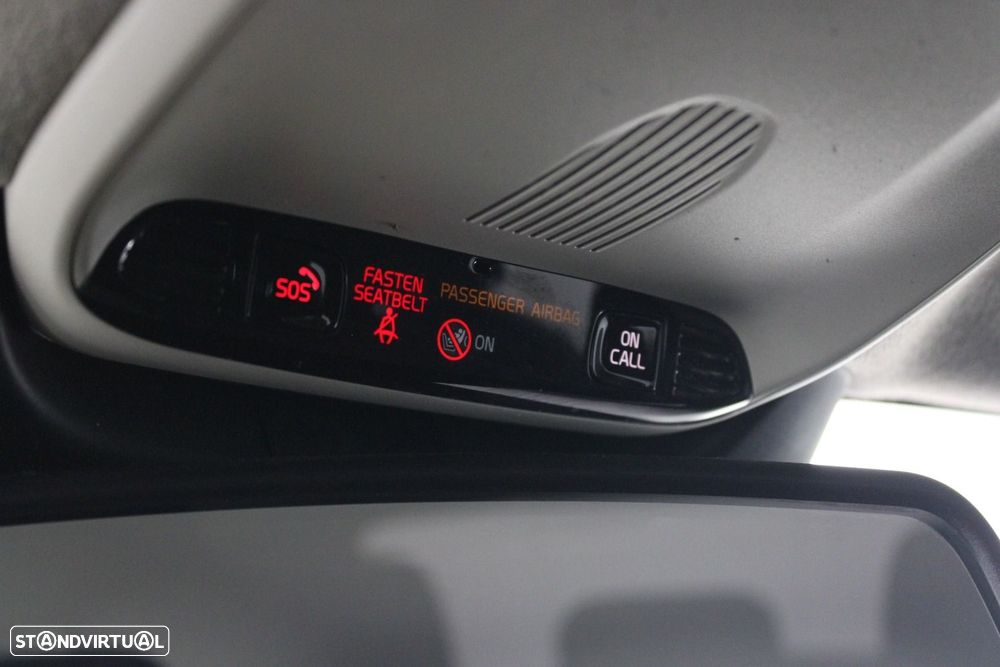 Volvo XC 40 1.5 T2 Momentum Core — fotografia 24