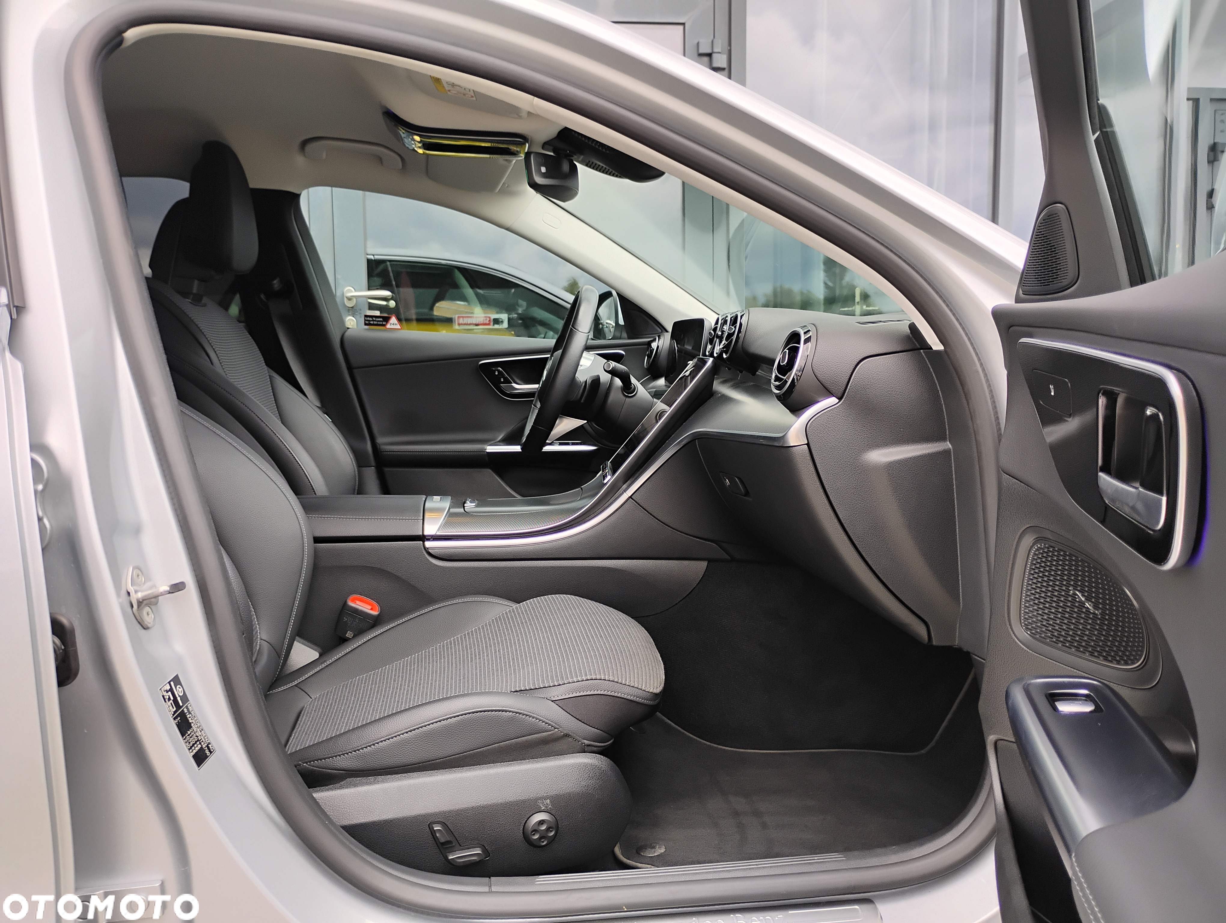 Mercedes-Benz Klasa C 180 mHEV Business Edition - 15