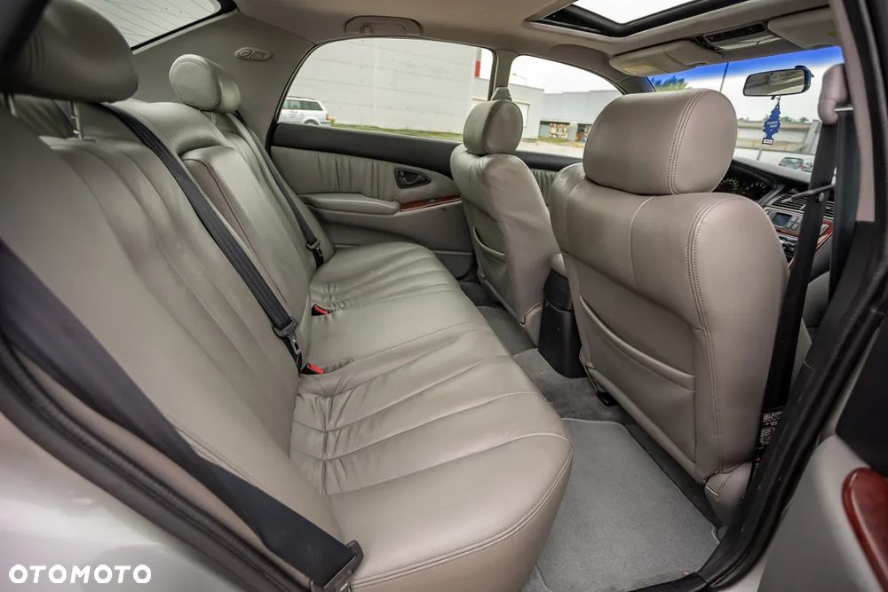 Mitsubishi Diamante - 20
