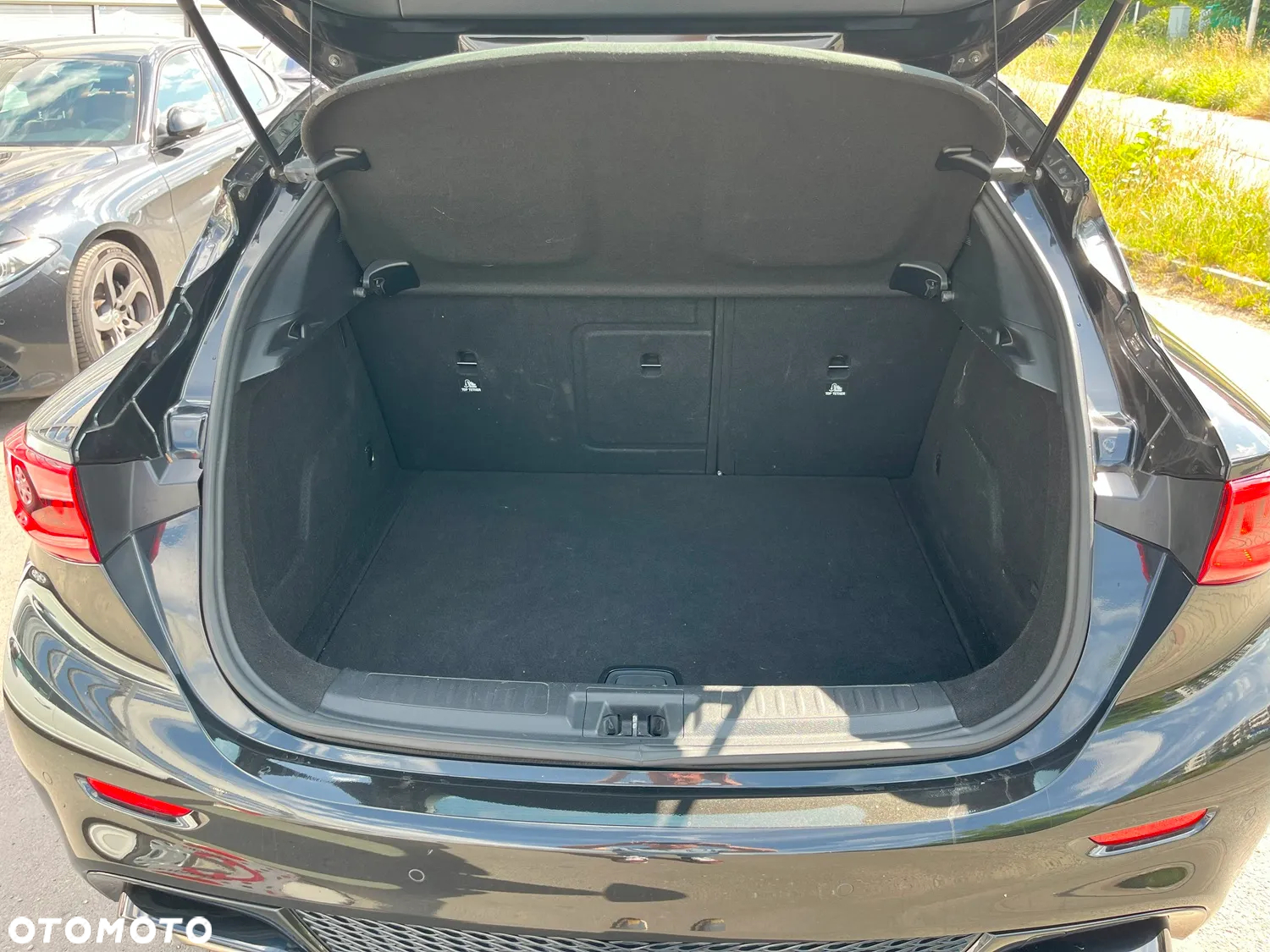 Infiniti Q30 2.0t Sport AWD 7DCT - 8