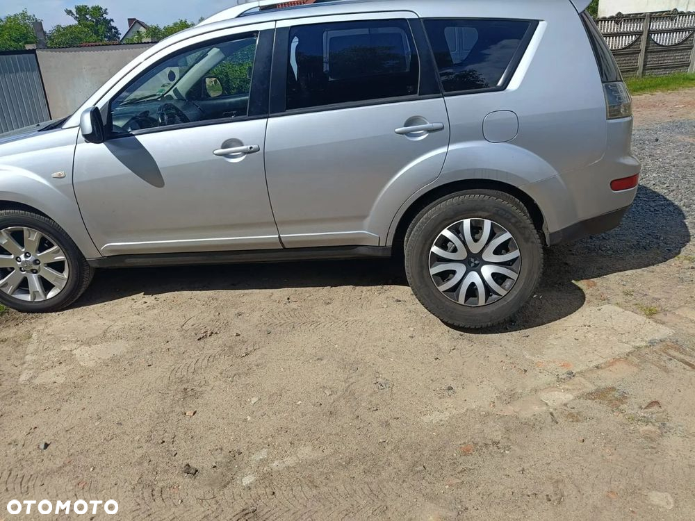 Mitsubishi Outlander 2.0 DID Instyle - 32