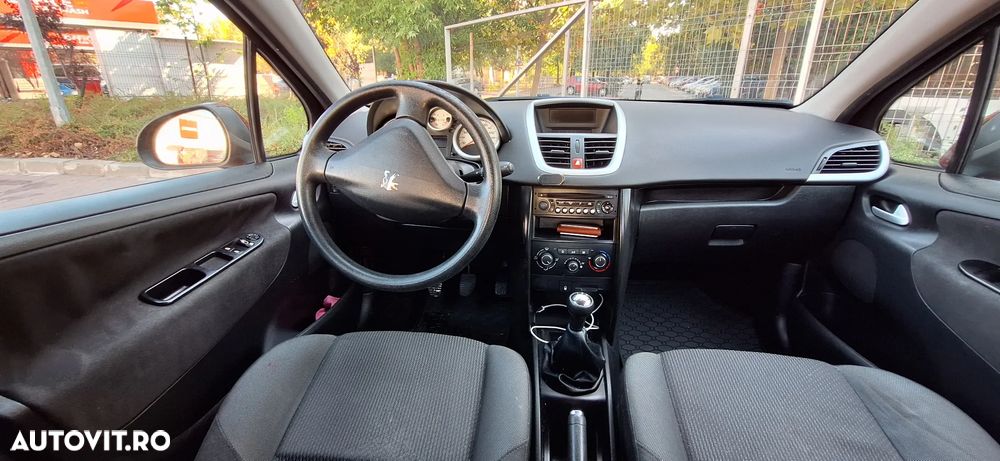 Peugeot 207 - 9