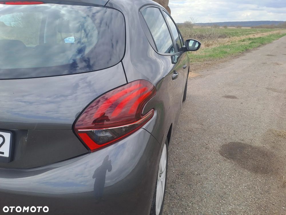 Peugeot 208 - 9