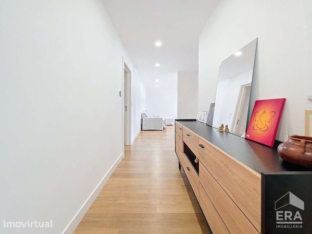 Apartamento T3 com garagem para três carros, Quinta da Portela - Grande imagem: 2/17