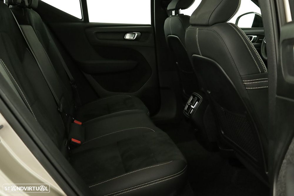 Volvo XC 40 1.5 T2 Plus Dark Auto - 23