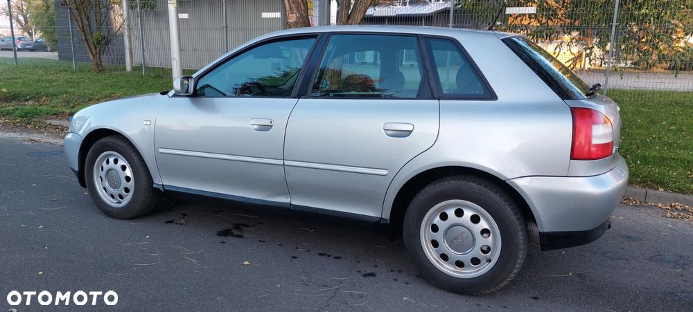 Audi A3 ver-a3-1-6-ambiente - 4