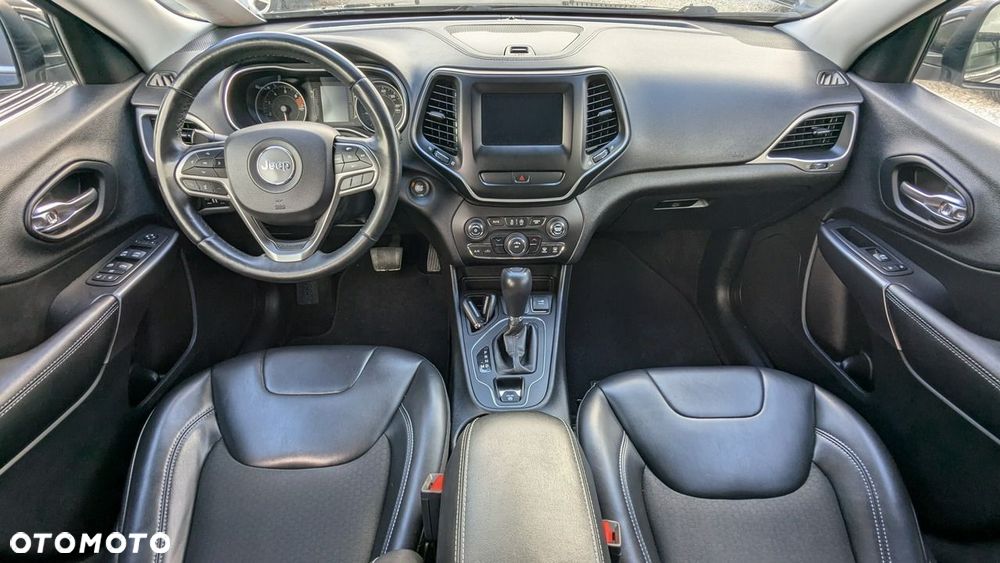 Jeep Cherokee - 22
