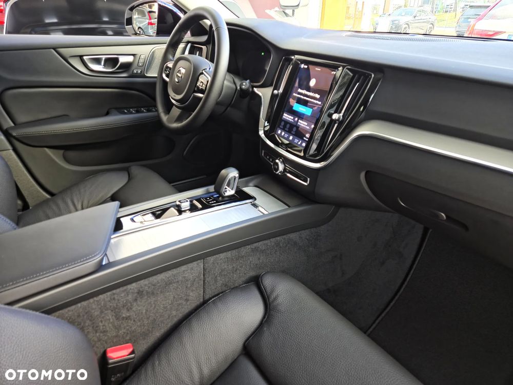 Volvo V60 B4 B Plus Dark - 14