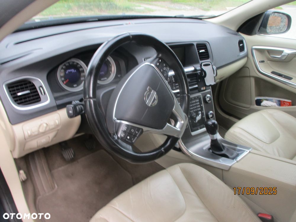 Volvo V60 D3 Summum - 7