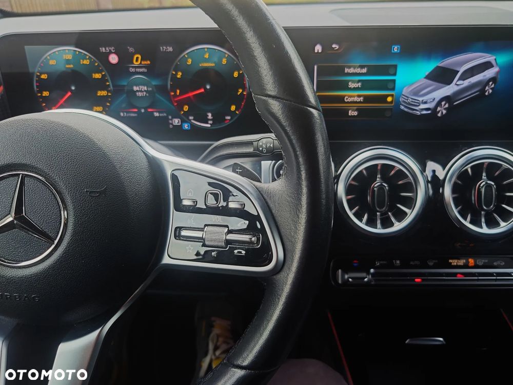 Mercedes-Benz GLB 250 4-Matic Progressive 8G-DCT - 17