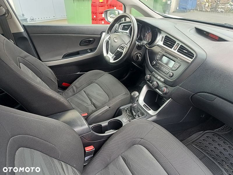 Kia Ceed 1.4 CVVT Spirit - 24