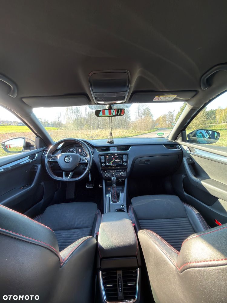 Skoda Octavia 2.0 TDI DSG RS - 24