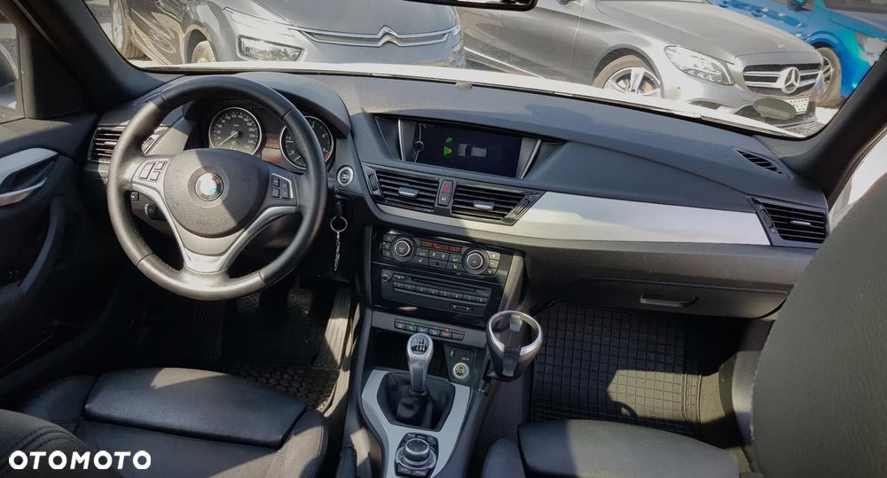 BMW X1 xDrive20d Sport Line - 34