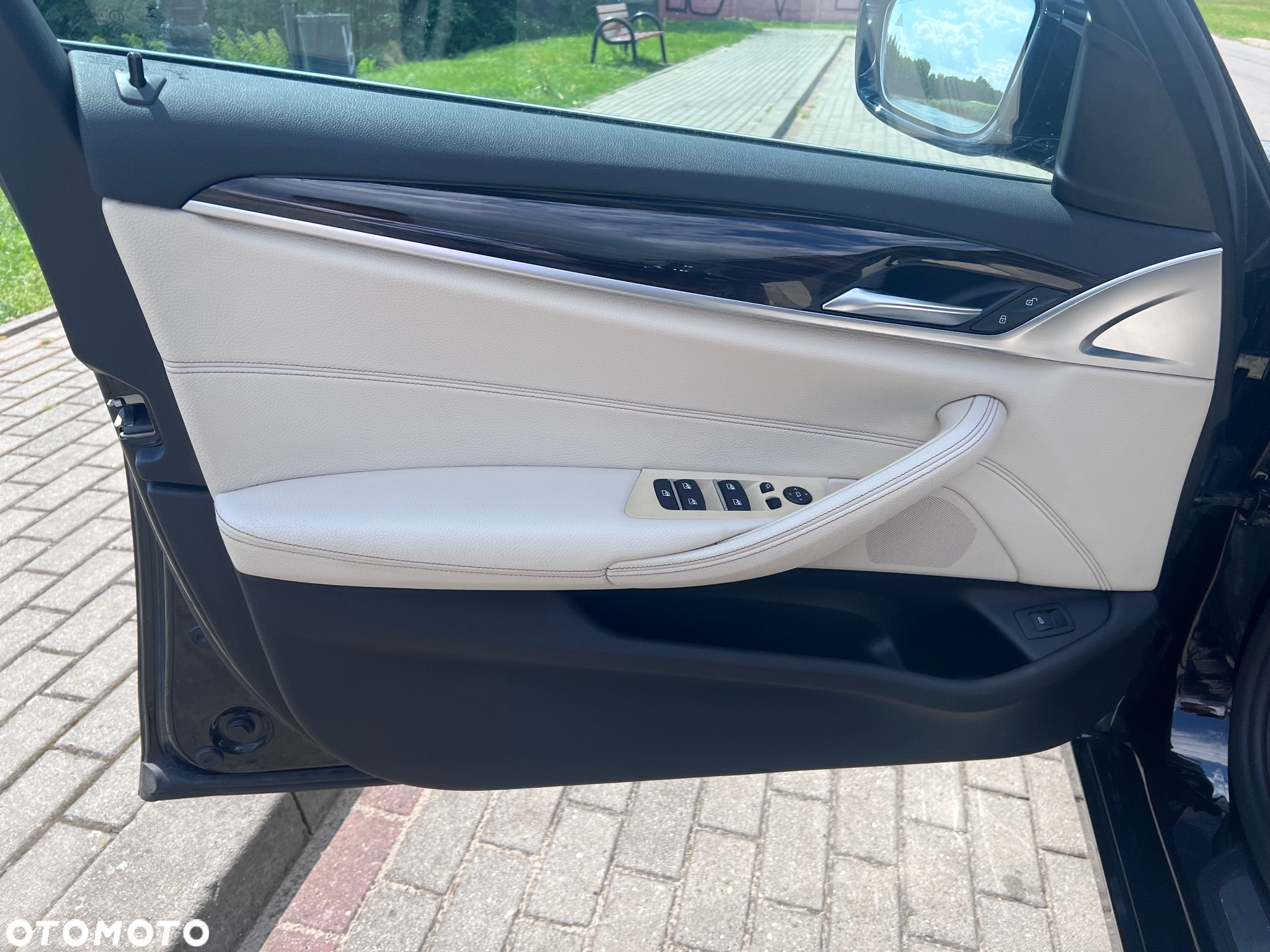 BMW Seria 5 520d Luxury Line - 15
