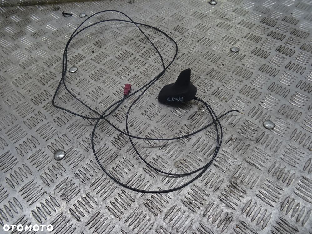 AUDI A3 8P 03-07 2.0 TDI ANTENA DACHOWA 8P0035503K - 1