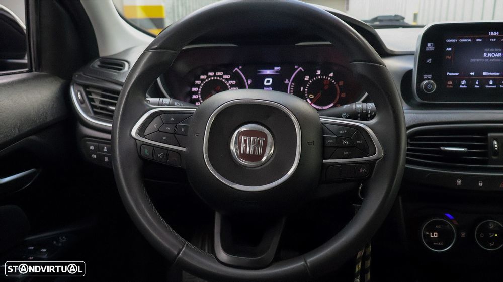 Fiat Tipo Station Wagon 1.3 M-Jet Lounge Tech - 29