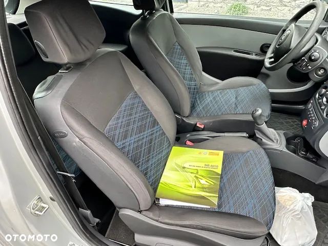 Renault Clio 1.2 16V Authentique - 13