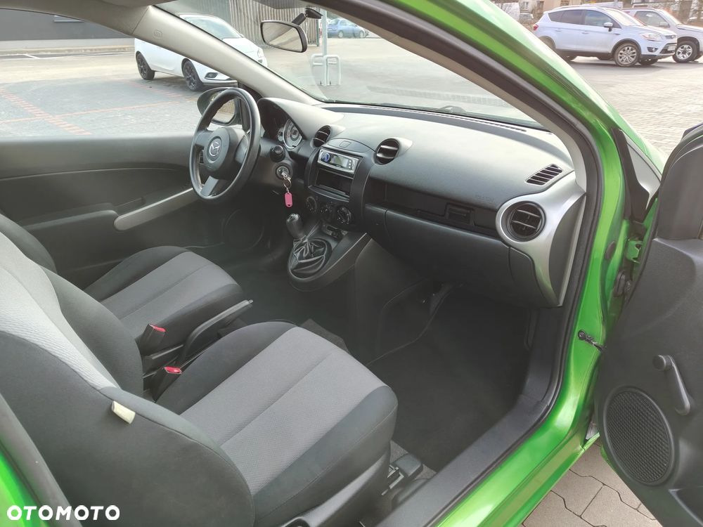 Mazda 2 - 10