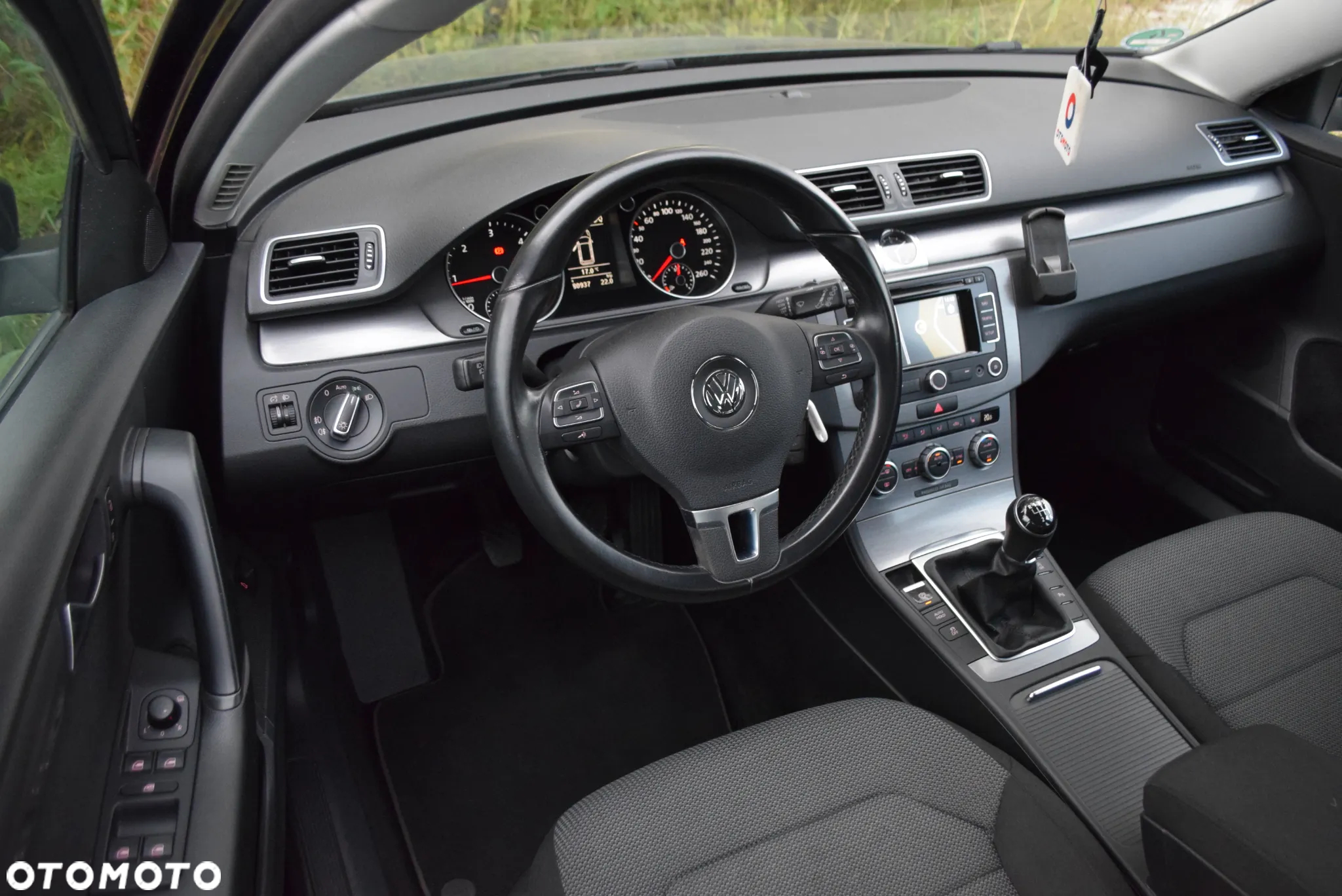 Volkswagen Passat Variant 2.0 Blue TDI SCR Comfortline - 12