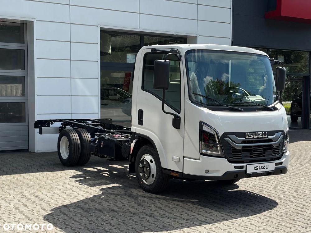 Isuzu M27 F - 2