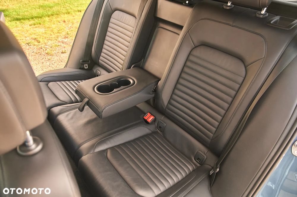 Volkswagen Passat - 27
