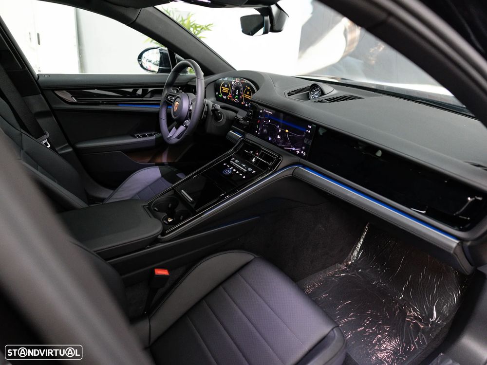 Porsche Panamera 4 E-Hybrid - 29