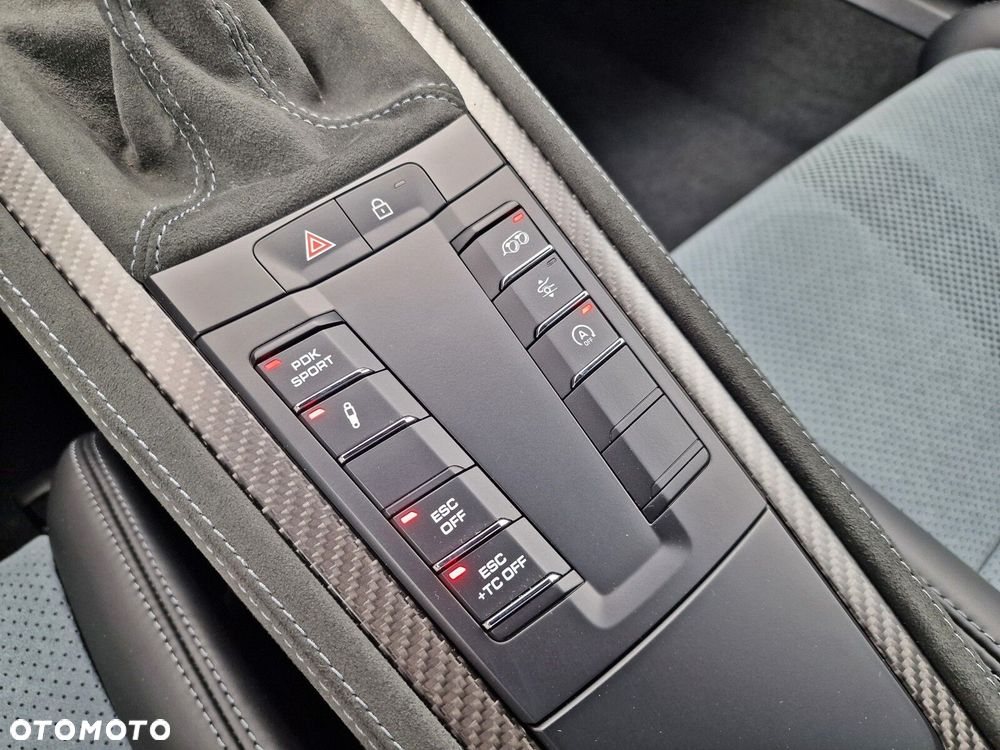 Porsche 718 Cayman - 14