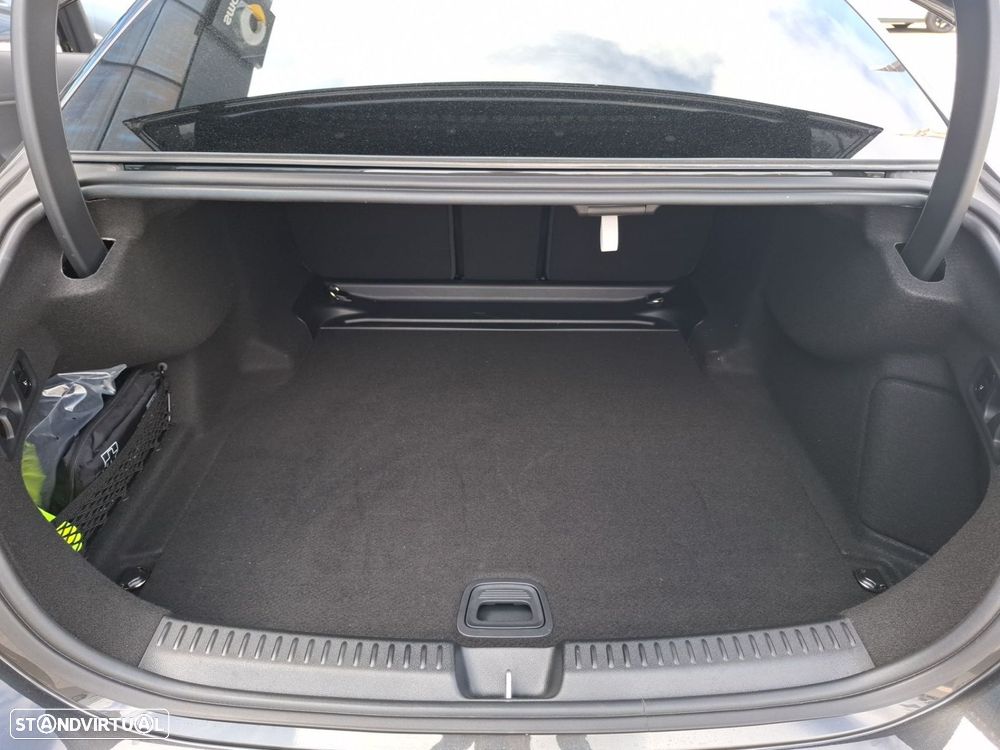 Mercedes-Benz e-220 d - 27