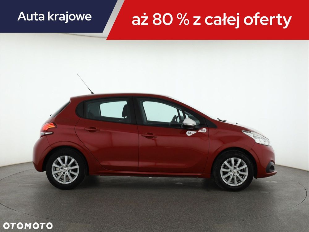 Peugeot 208 - 8