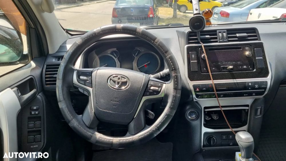Toyota Land Cruiser 2.8l Turbo D-4D Aut. Luxury - 3