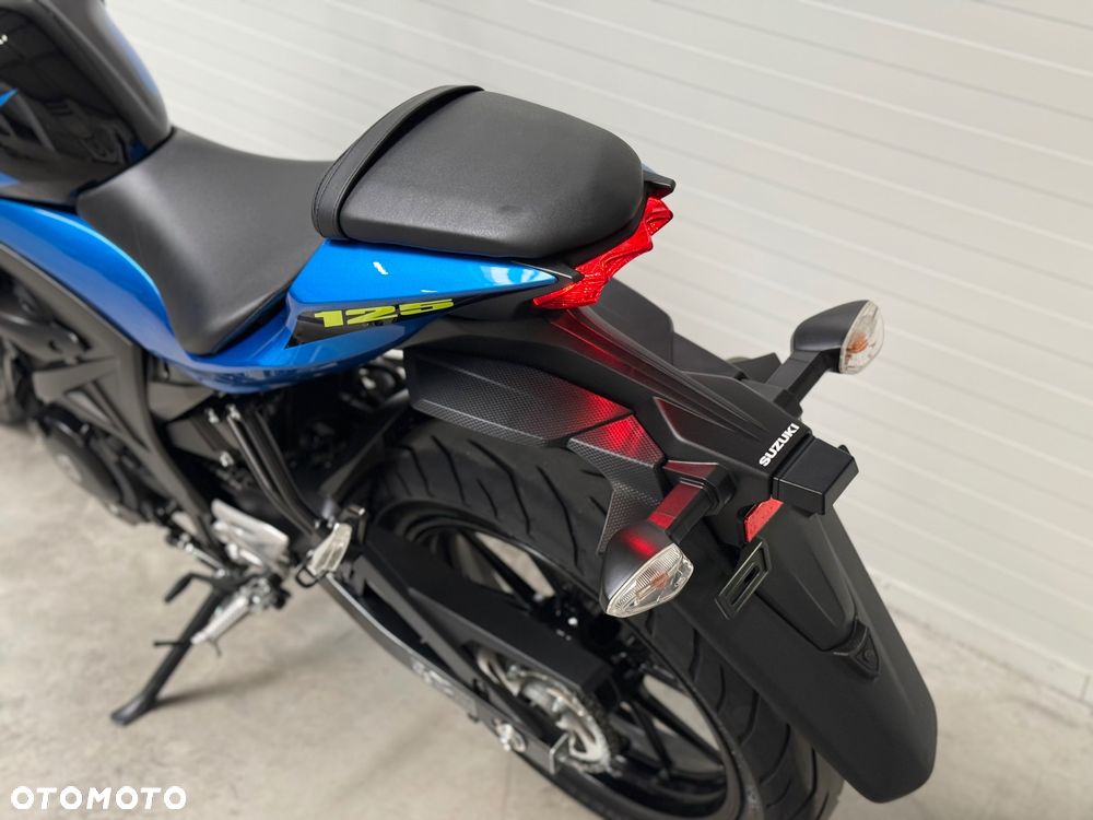 Suzuki GSX - 33