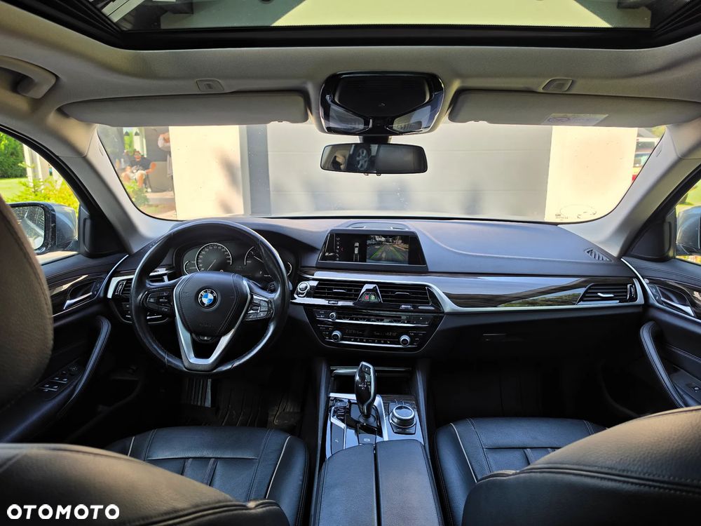 BMW Seria 5 525d Luxury Line sport - 18