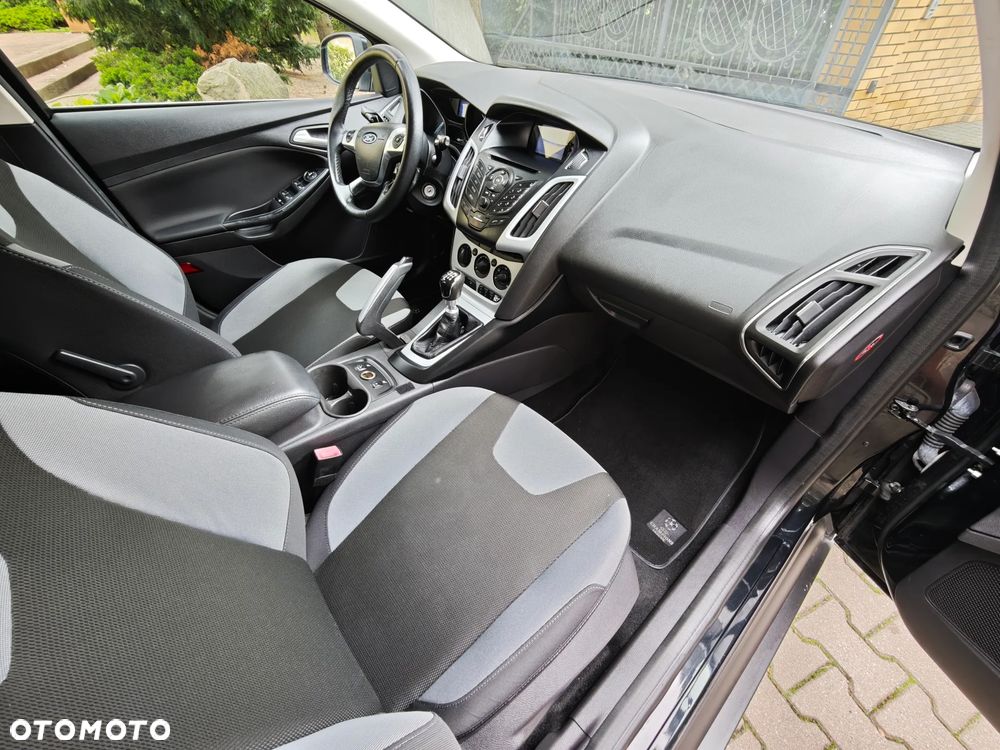 Ford Focus 1.6 TDCi DPF Champions Edition - 25