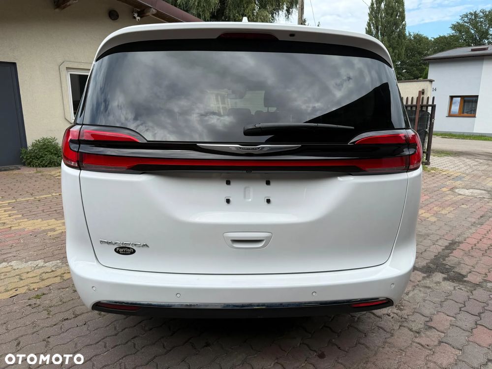 Chrysler Pacifica - 4