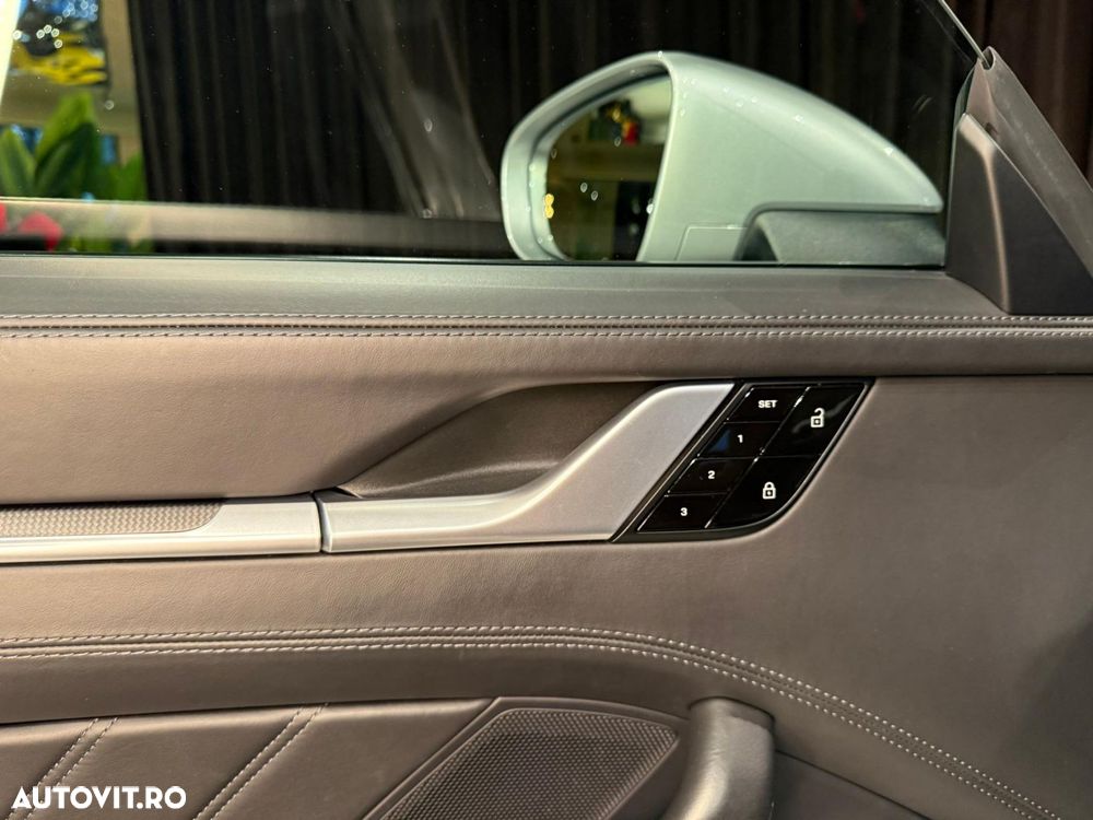 Porsche 911-TURBO-S - 18