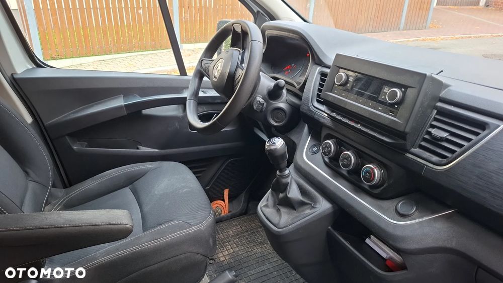 Renault Trafic 2023 photo 3